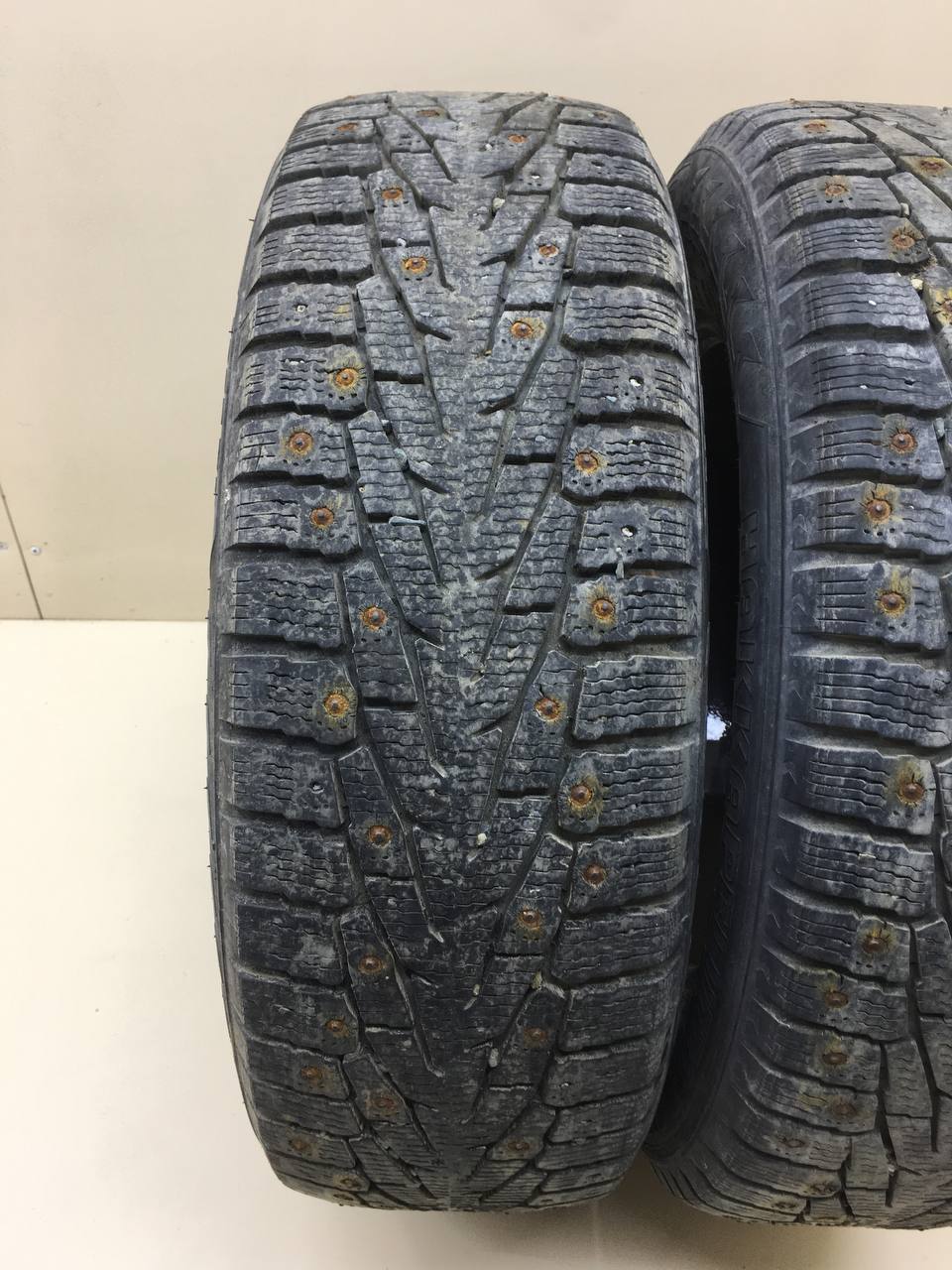 Шины R17 Зимние шипованные Nokian Hakkapelita 7 suv. 