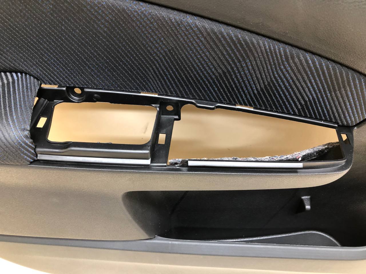 Обшивка двери передней левой Subaru Forester (S12) 2008-2012