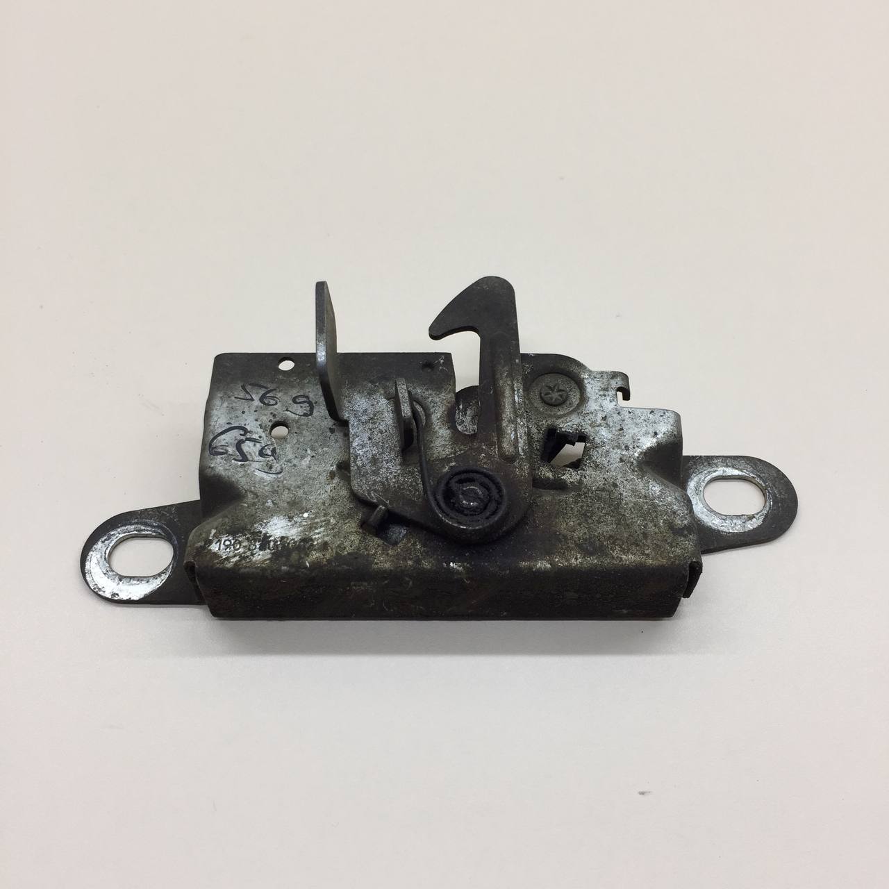 Замок капота Lada Granta 2011>