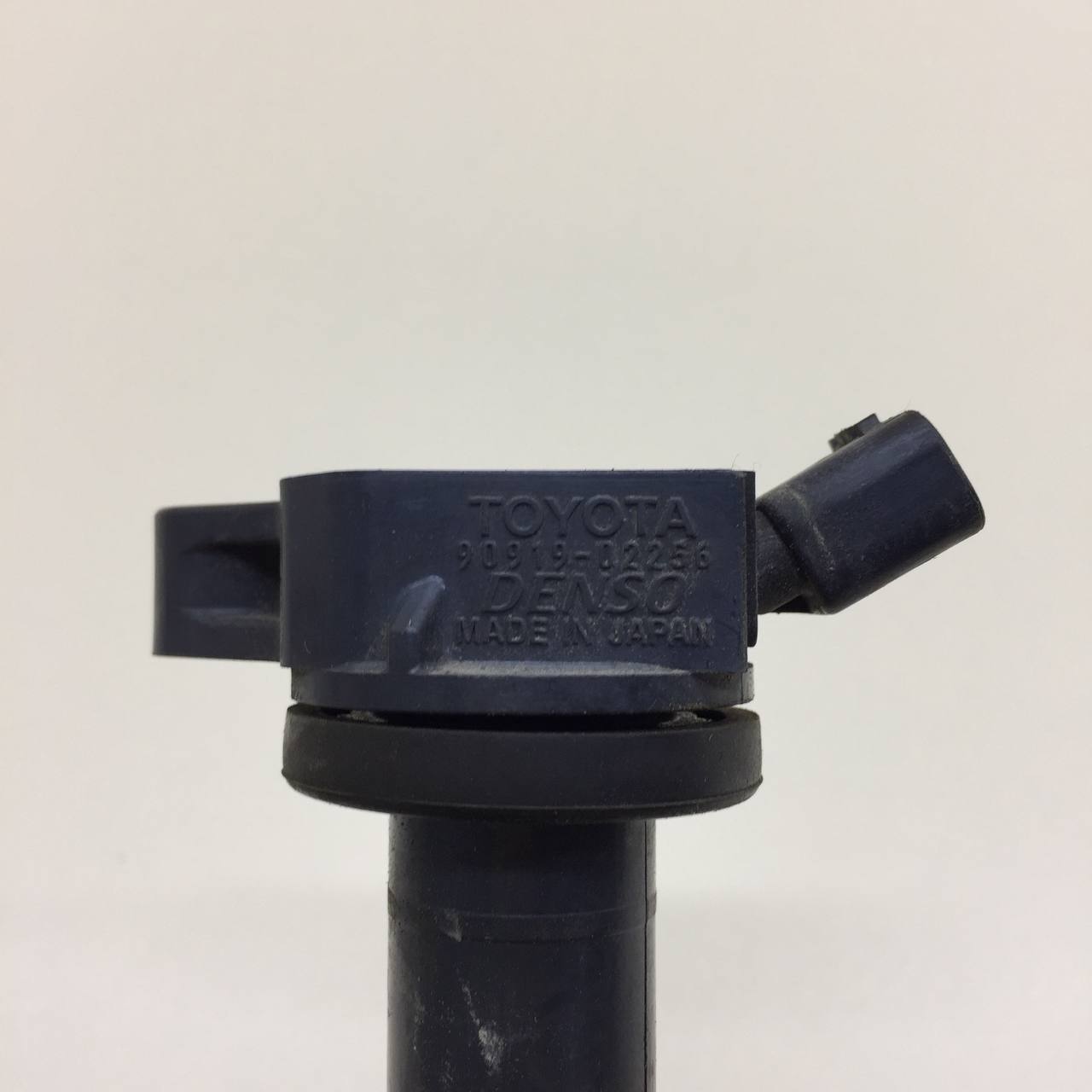 Катушка зажигания Toyota Rav 4 (XA40) 2013-2019 Катушка зажигания Toyota Rav 4 (XA40) 2013-2019