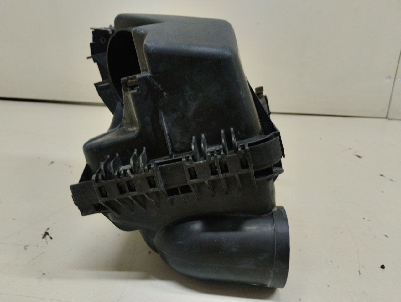 Корпус воздушного фильтра Toyota Auris (E150) 2006-2012