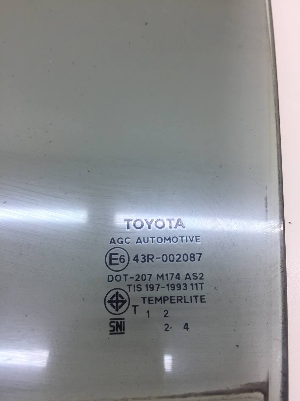 Стекло двери задней левой Toyota Camry (V50) 2011-2017