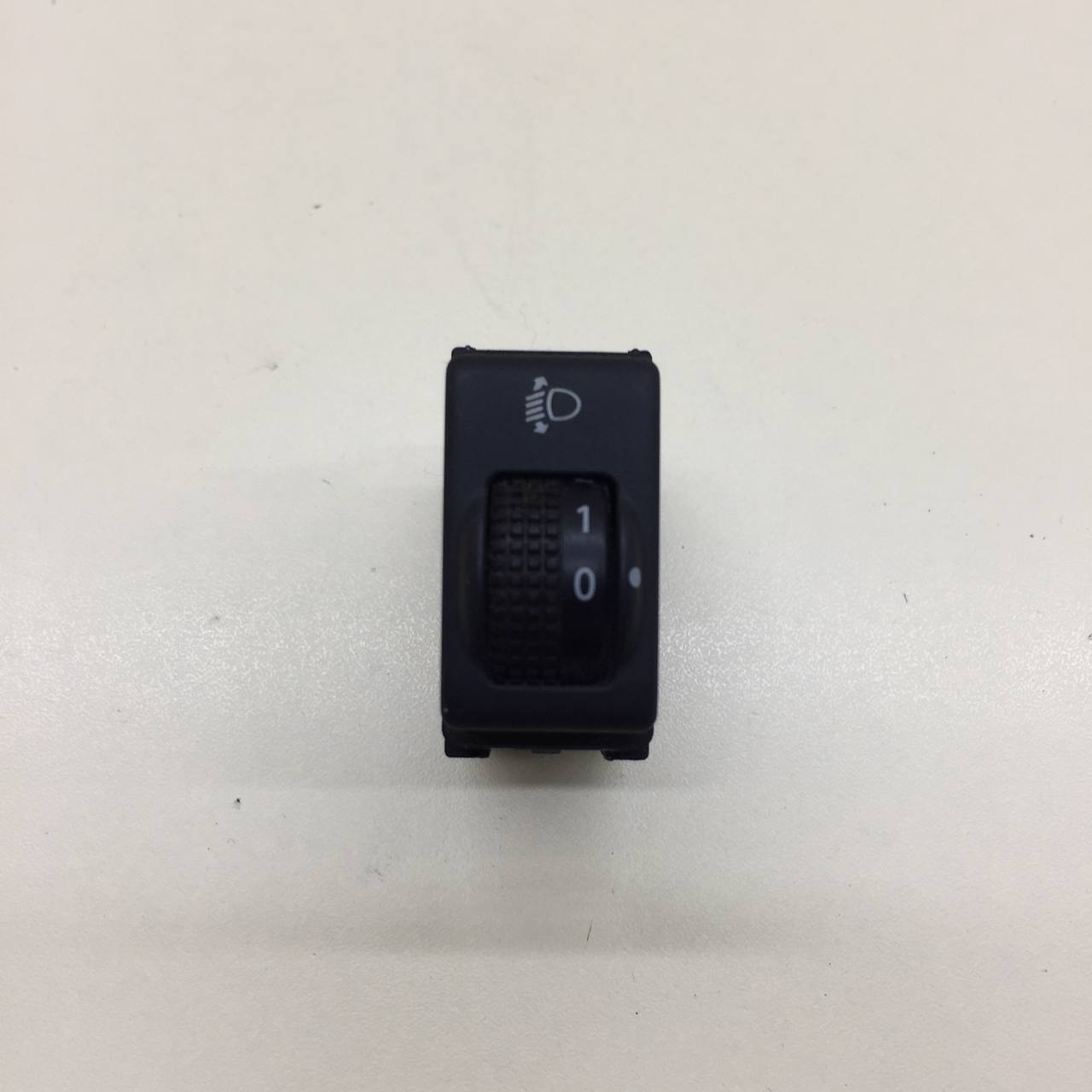 Кнопка корректора фар Nissan Juke (YF15) 2011-2020