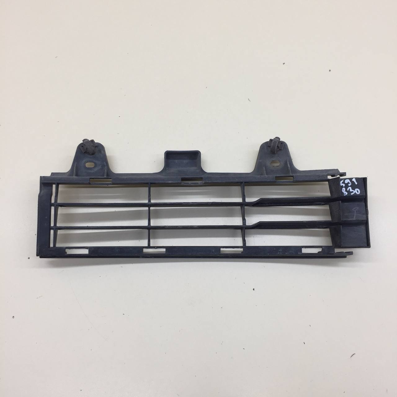 Решетка в бампер правая Toyota Land Cruiser (J200) 2007-2021