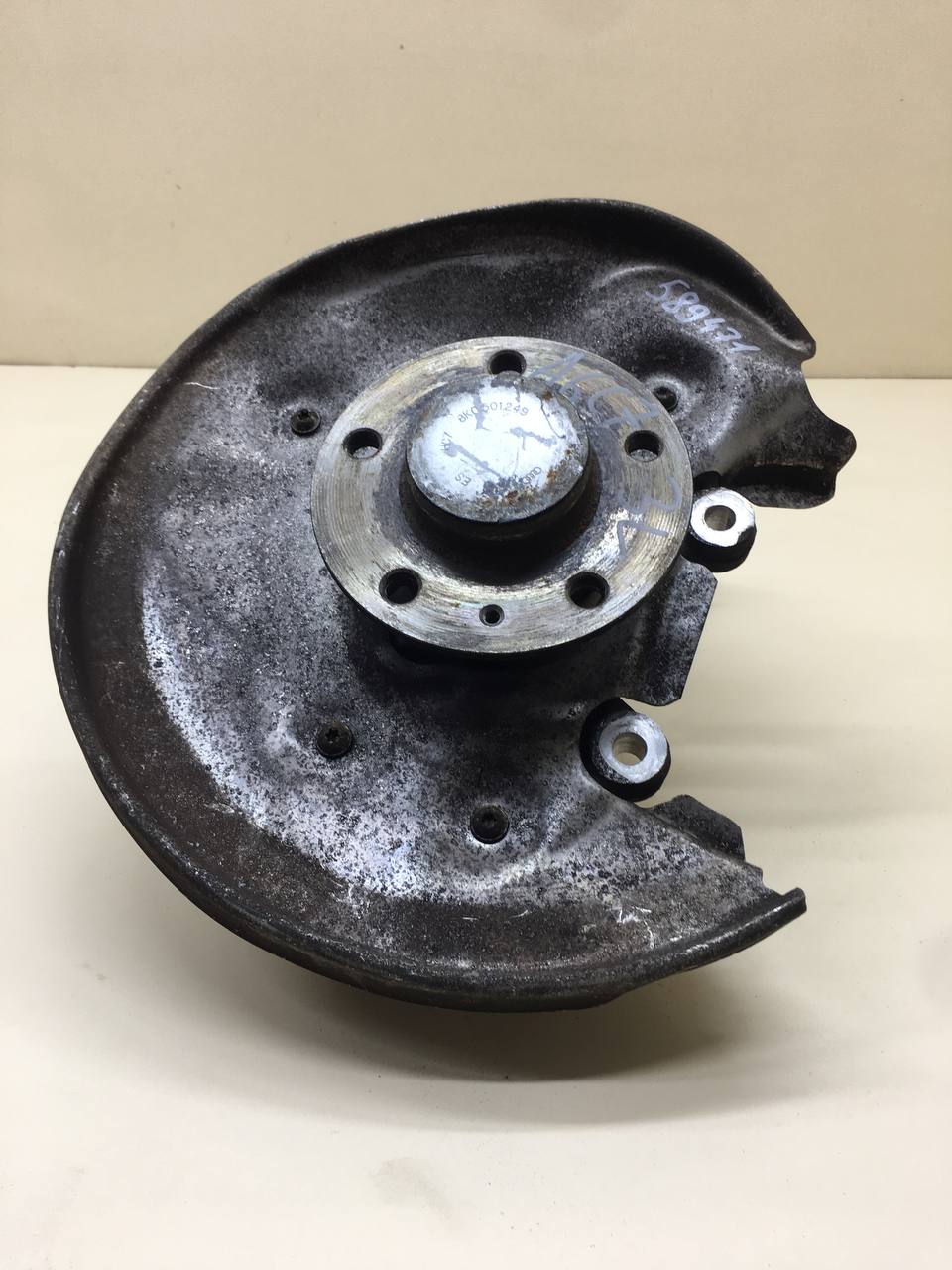 Кулак поворотный задний левый Audi A6 (C7) 2011>