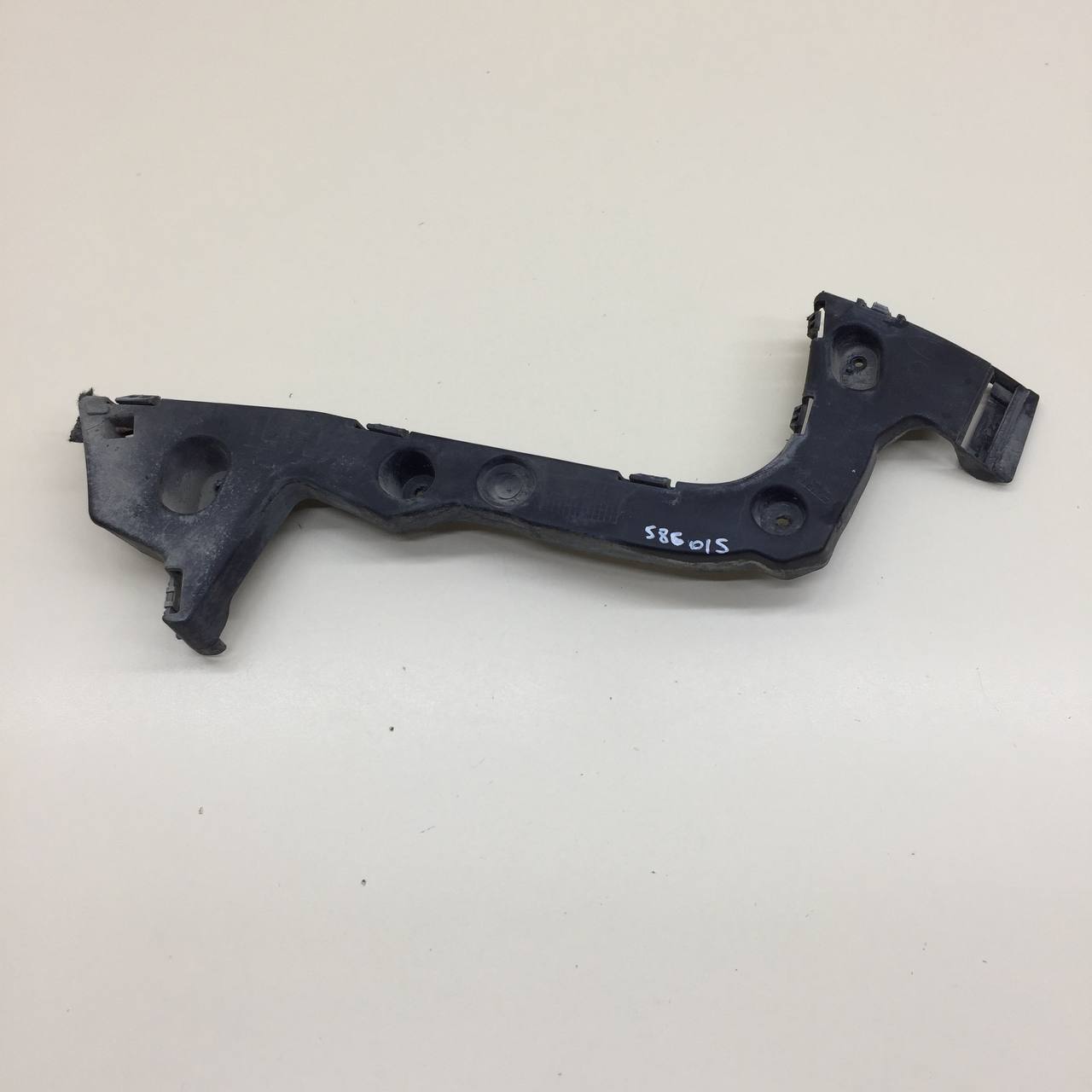 Кронштейн заднего бампера левый Ford Focus 3 2011>