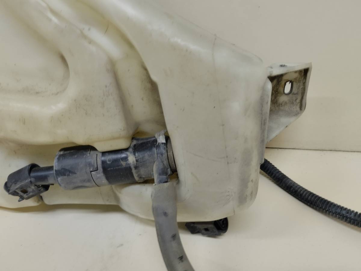 Бачок омывателя Audi Q7 (4L) 2005-2015