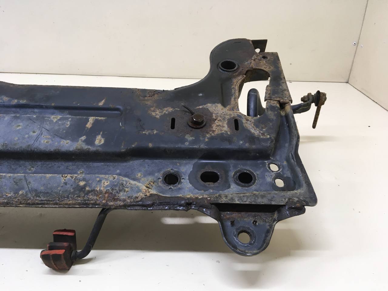 Балка подмоторная Ford Fusion (JU) 2002-2012 Балка подмоторная Ford Fusion (JU) 2002-2012
