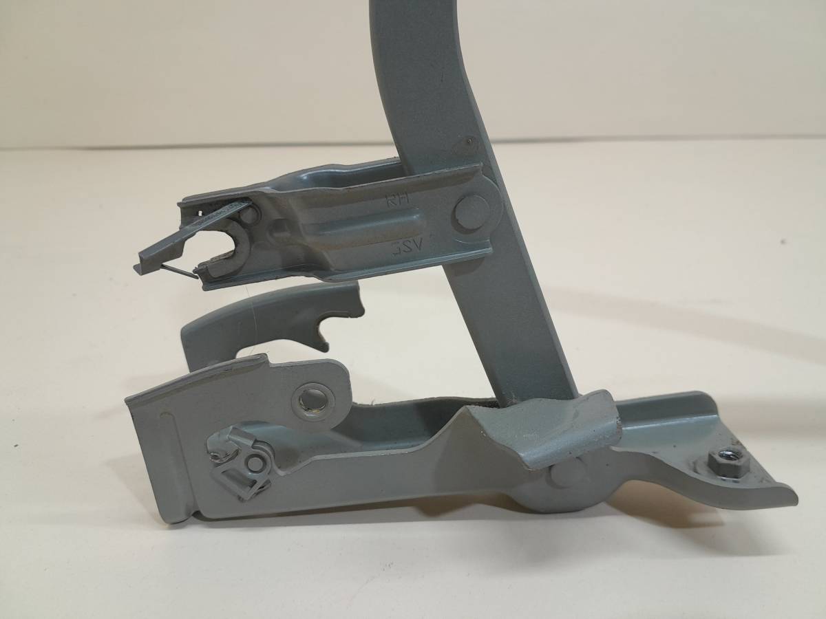 Петля крышки багажника Chevrolet Cobalt (T250) 2011-2015