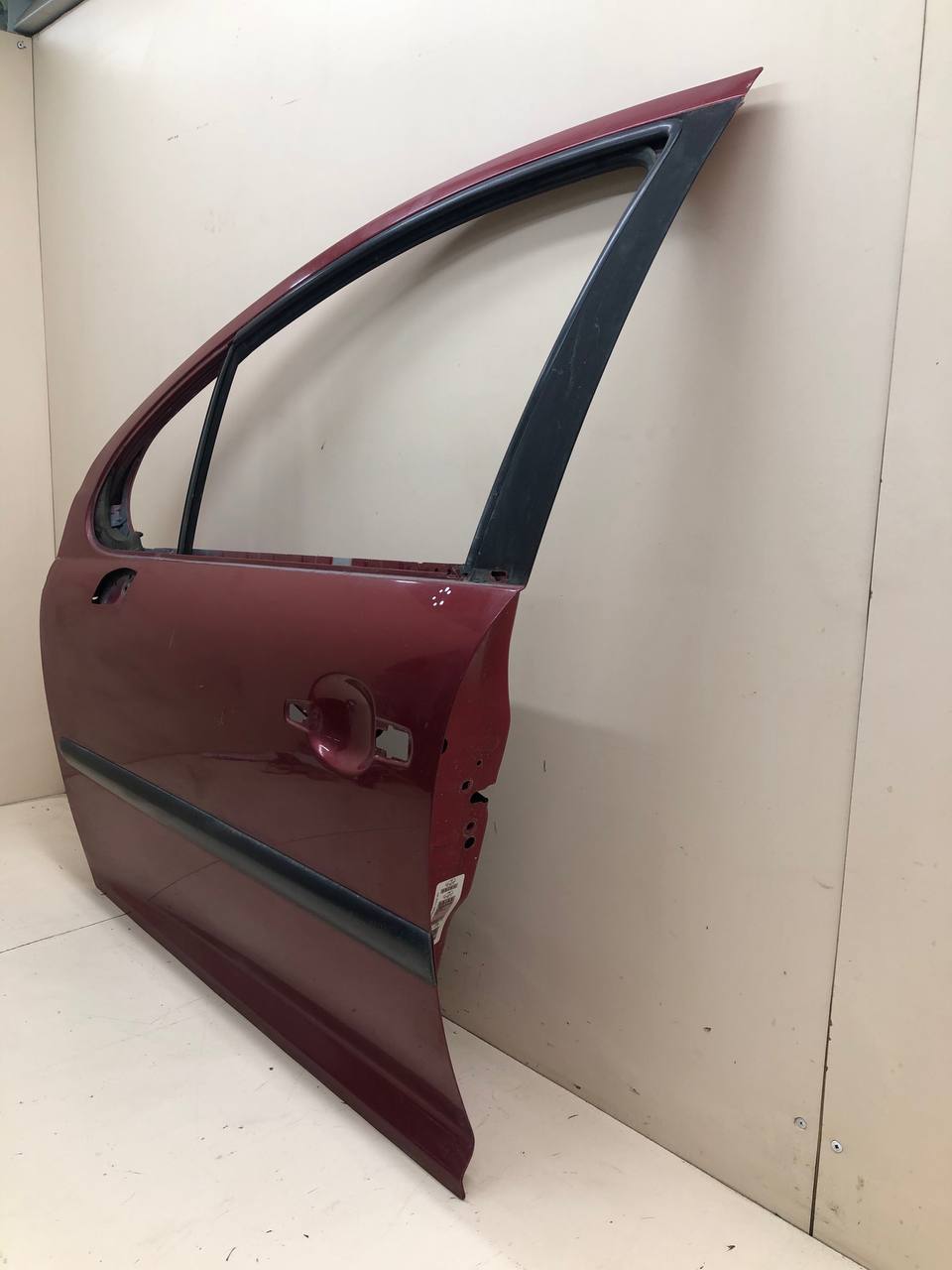Дверь передняя левая Peugeot 207 2006-2013