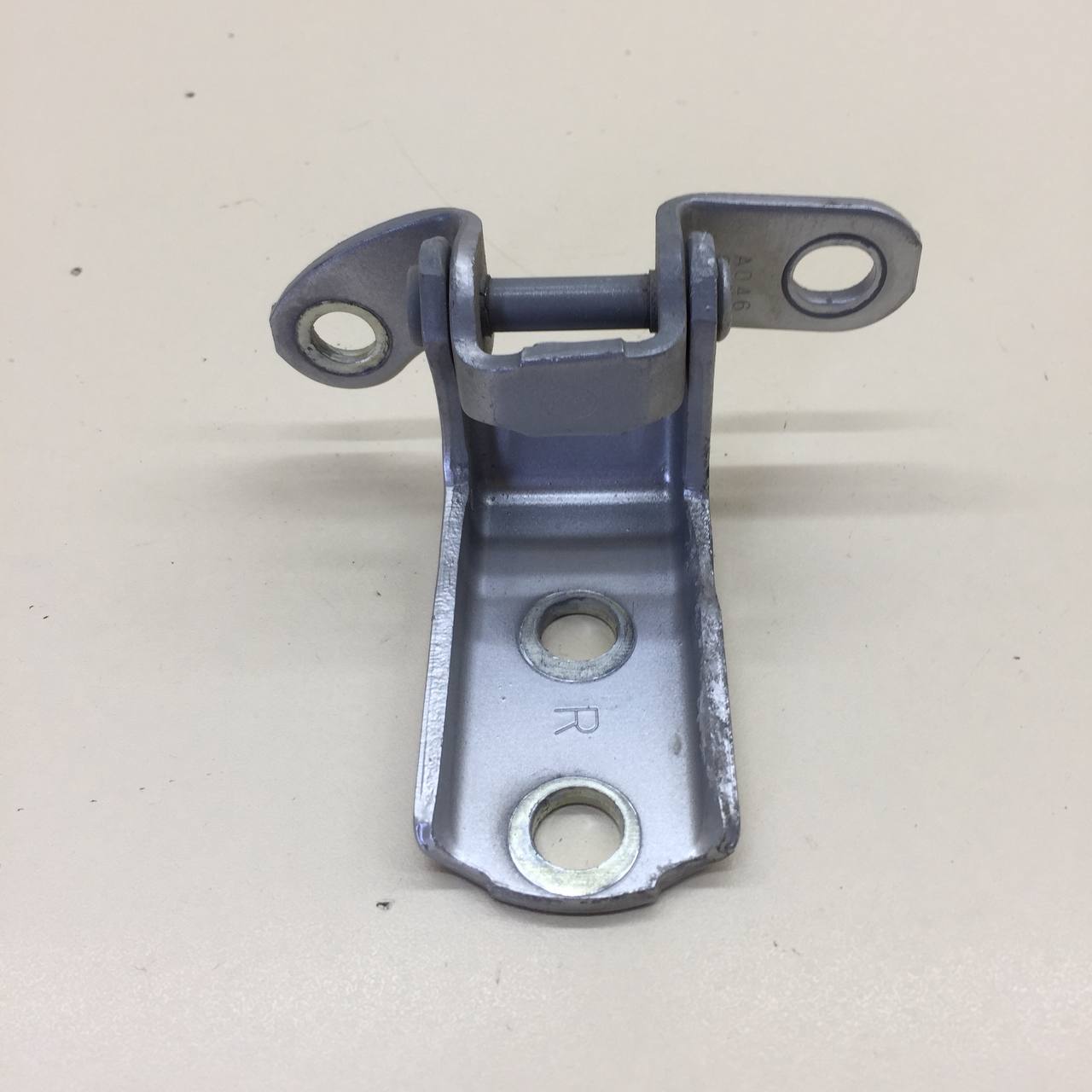Петля двери задней правой нижняя Toyota Rav 4 (A30) 2006-2013