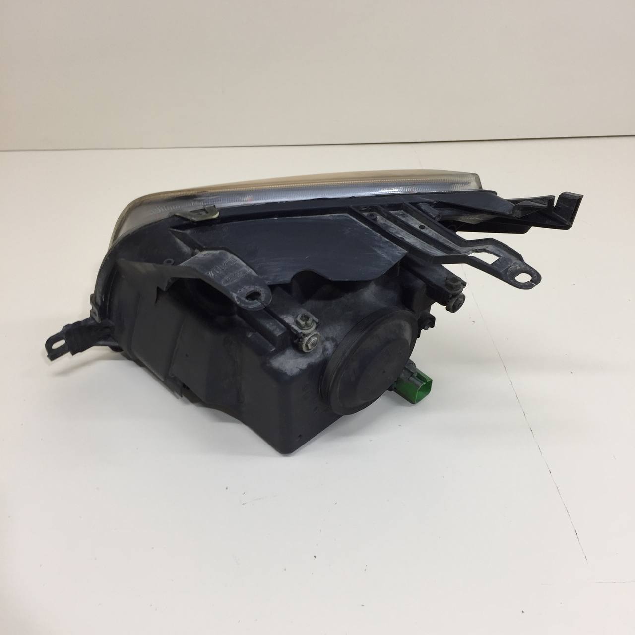 Фара правая Ford Fusion (JU) 2002-2012 Фара правая Ford Fusion (JU) 2002-2012