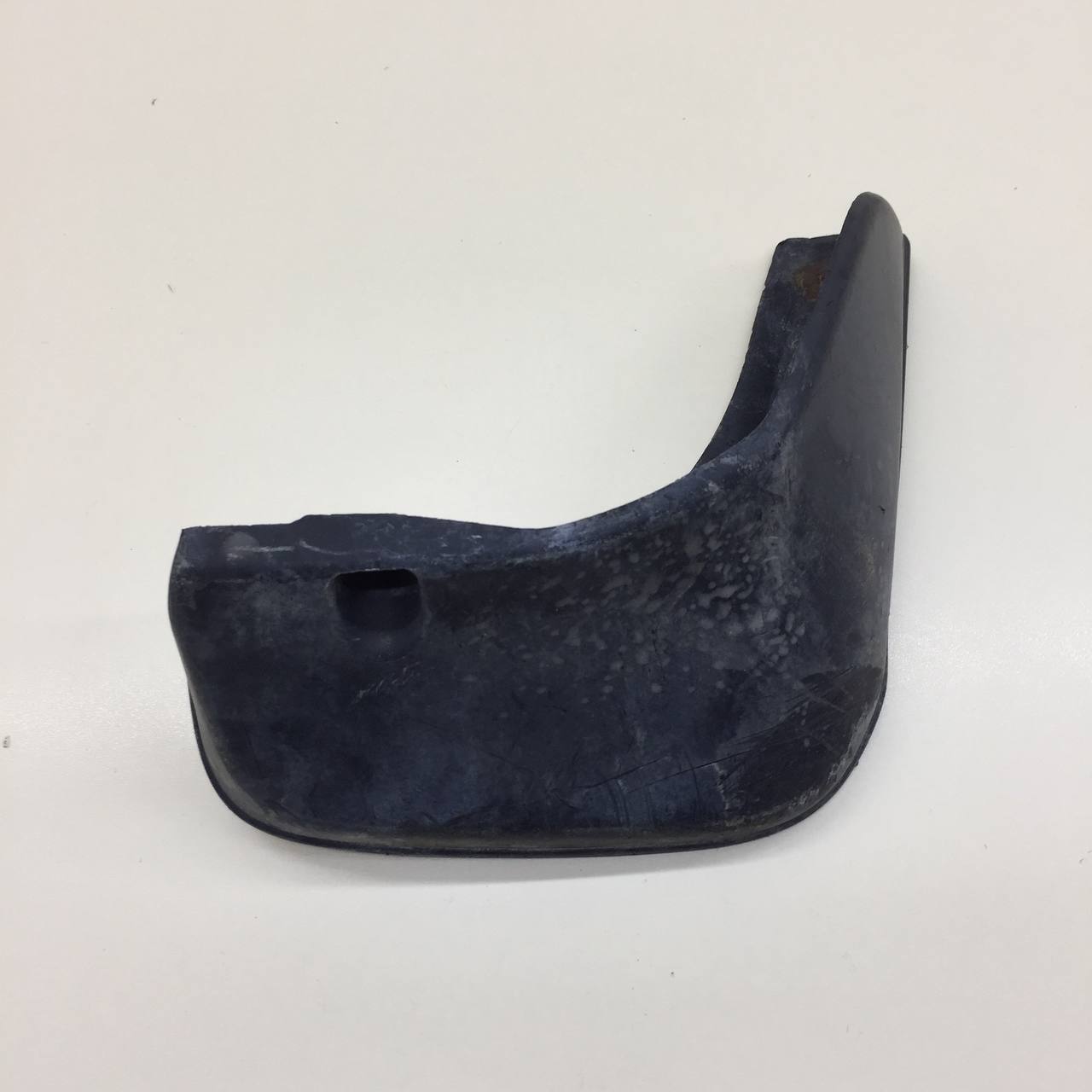 Брызговик задний правый Toyota Corolla E120 2001-2007