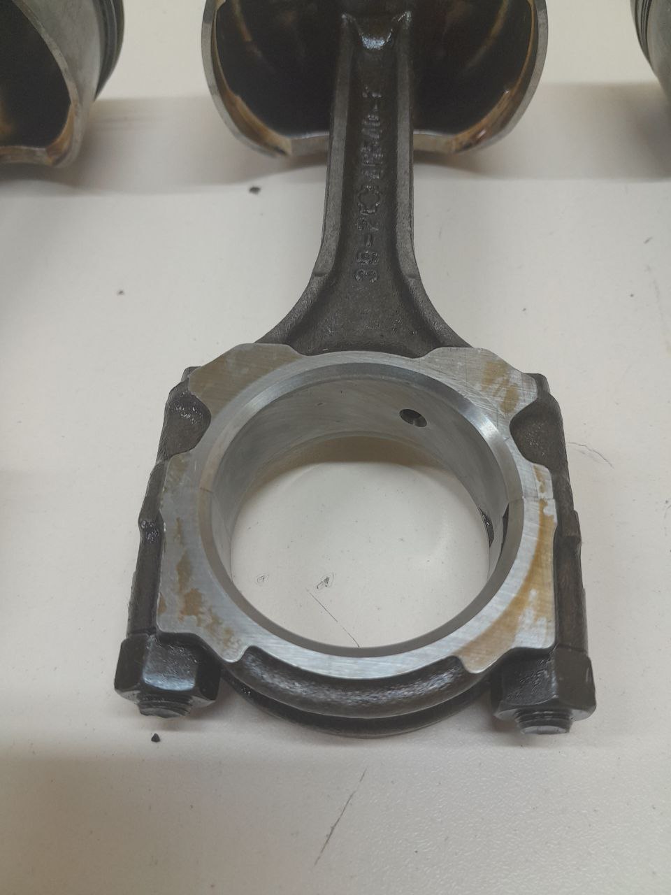 Поршень с шатуном Nissan Almera Classic (B10) 2006-2013 Поршень с шатуном Nissan Almera Classic (B10) 2006-2013