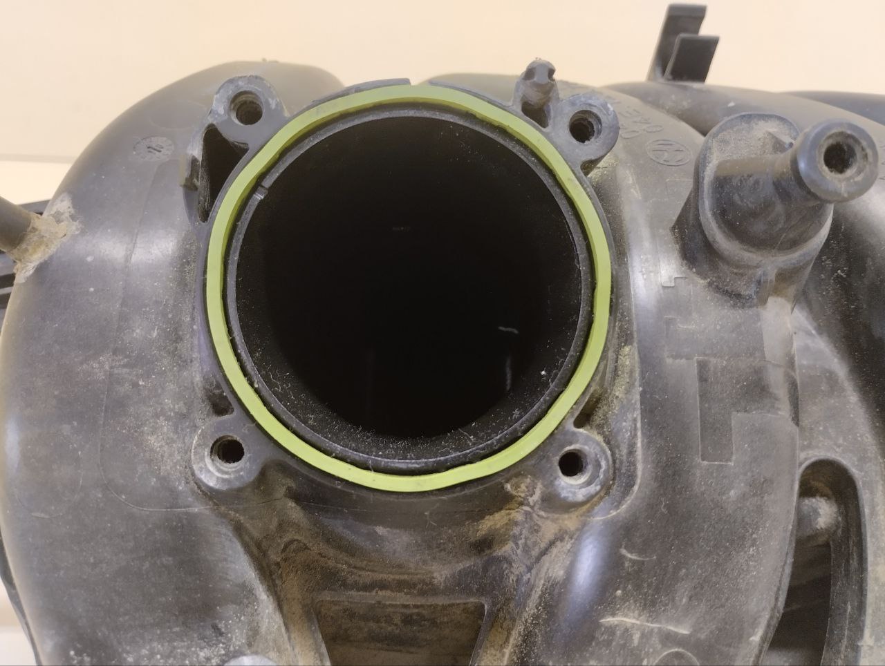 Коллектор впускной Volkswagen Polo (MK5) 2011-2020 Коллектор впускной Volkswagen Polo (MK5) 2011-2020