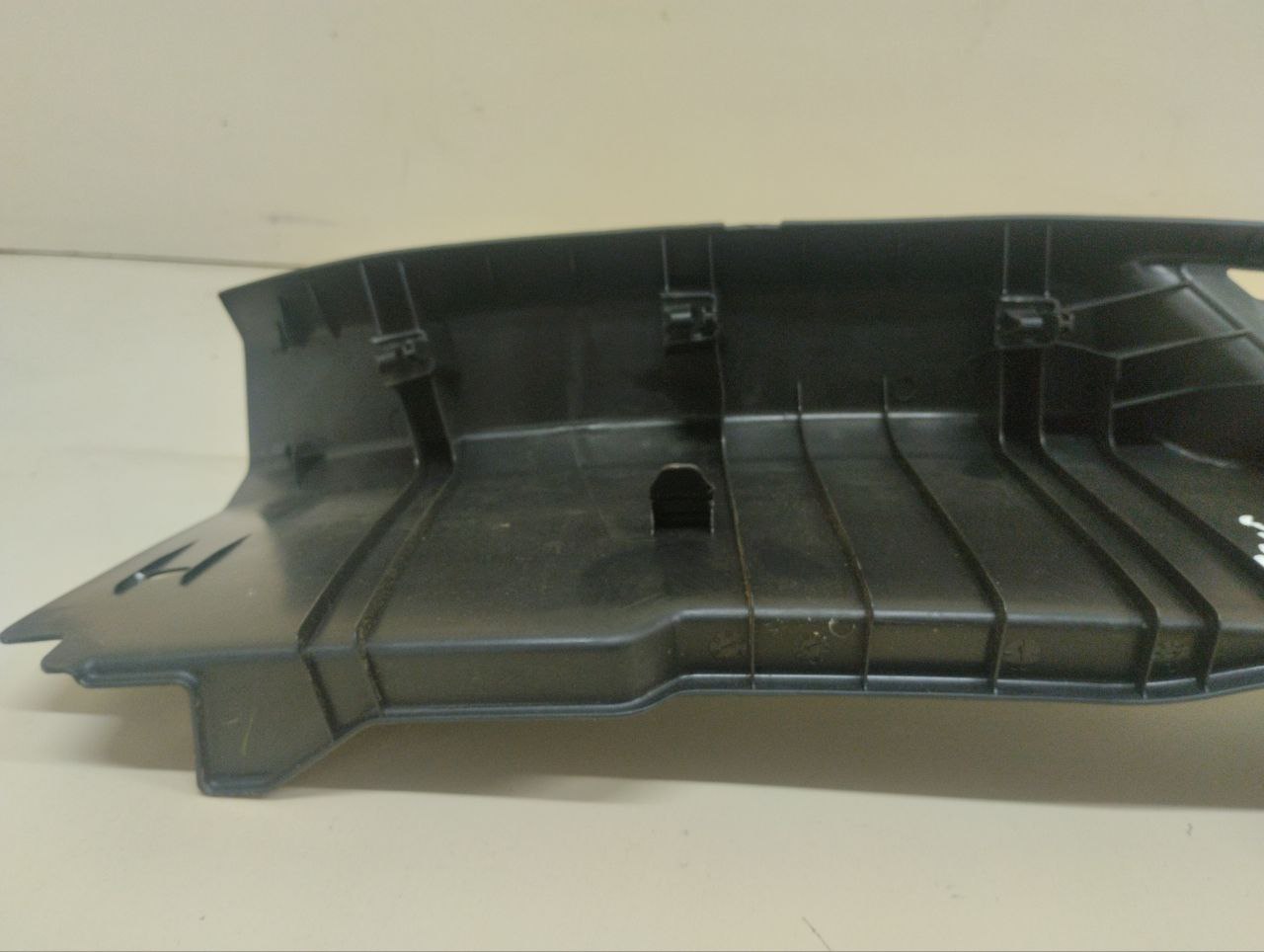 Обшивка багажника Mazda Mazda 3 (BM) 2013-2016 Обшивка багажника Mazda Mazda 3 (BM) 2013-2016