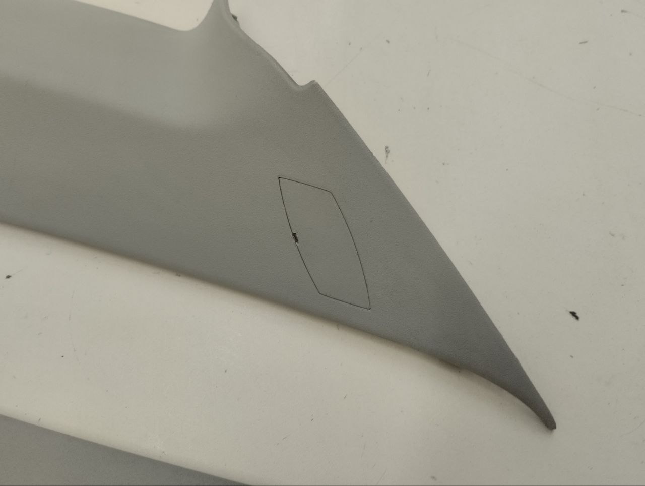 Обшивка стойки Ford Focus 2 (DA) 2005-2008 Обшивка стойки Ford Focus 2 (DA) 2005-2008