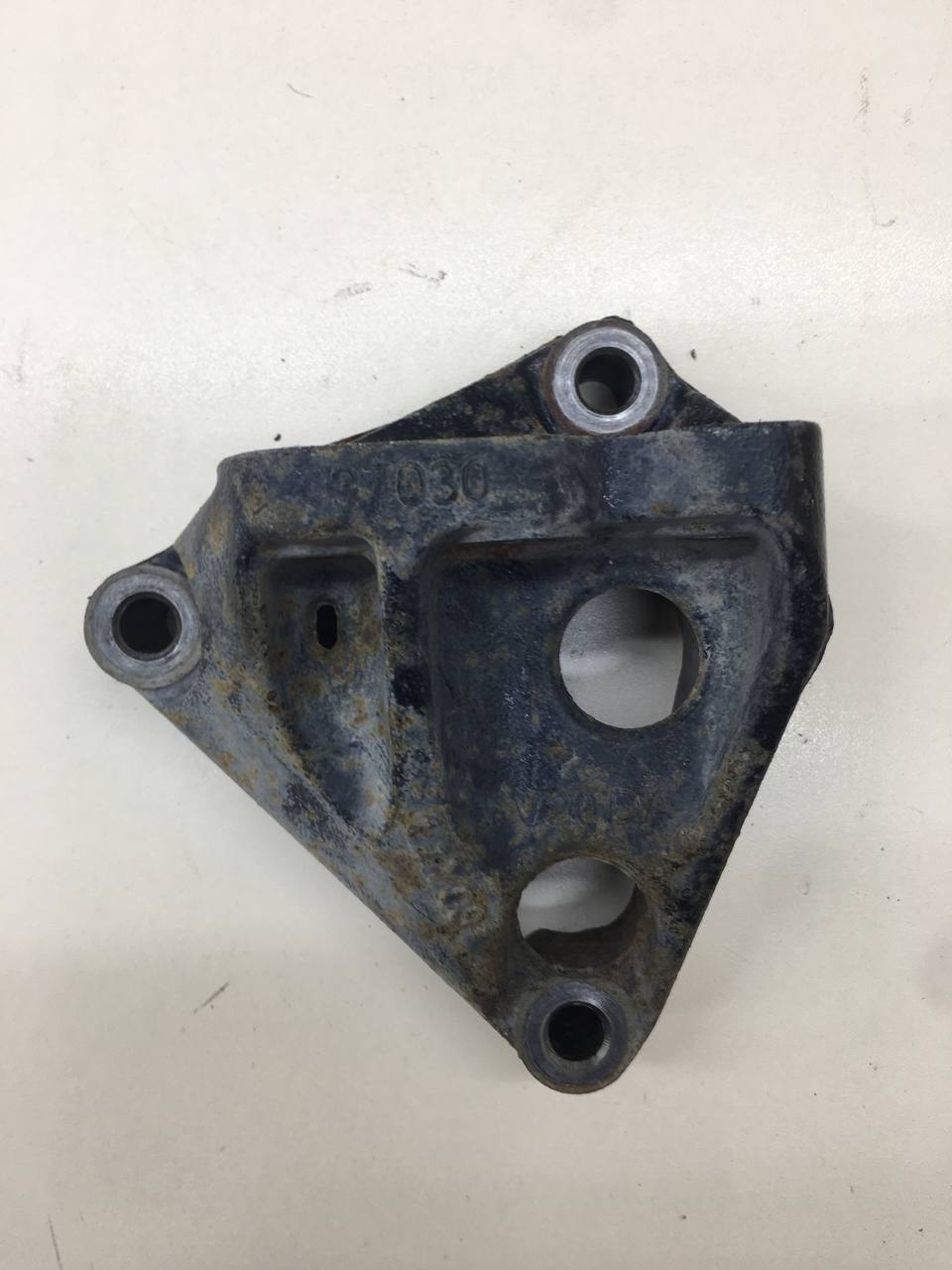 Кронштейн двигателя правый Toyota Rav 4 (A30) 2006-2013 Кронштейн двигателя правый Toyota Rav 4 (A30) 2006-2013
