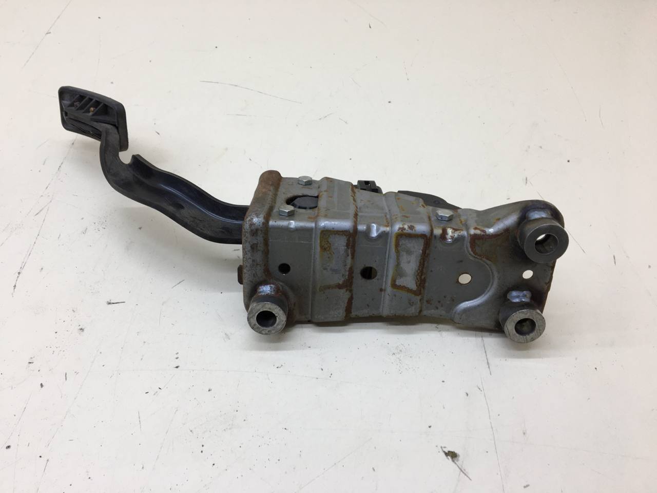 Педаль газа Land Rover Range Rover Sport 2005-2012 Педаль газа Land Rover Range Rover Sport 2005-2012