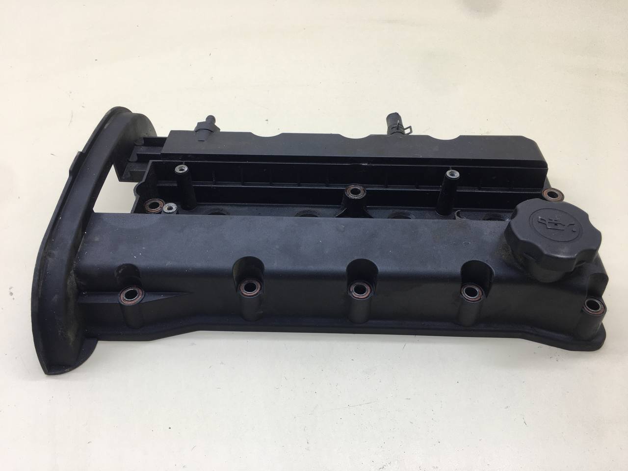 Крышка головки блока (клапанная) Chevrolet Cruze (J300) 2009-2016 Крышка головки блока (клапанная) Chevrolet Cruze (J300) 2009-2016