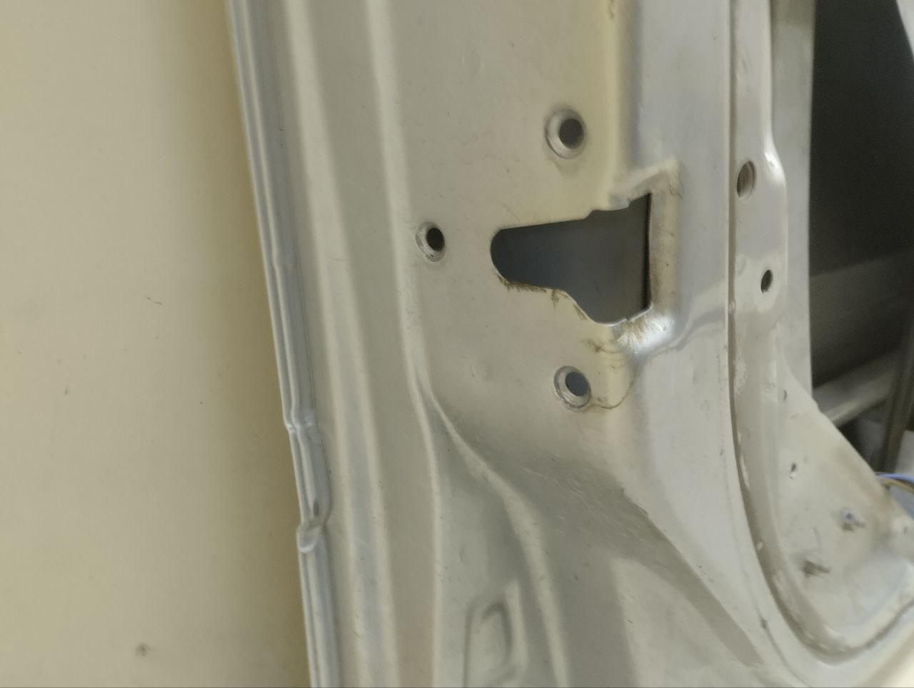 Дверь передняя левая Lada Granta 2011>