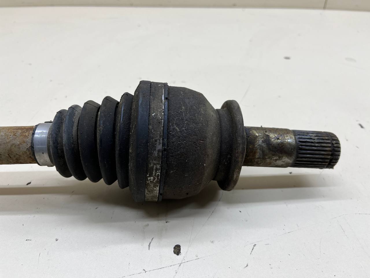 Полуось задняя левая Jaguar XF 2007-2015