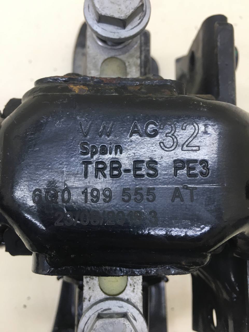 Опора КПП левая Volkswagen Polo (MK5) 2011-2020