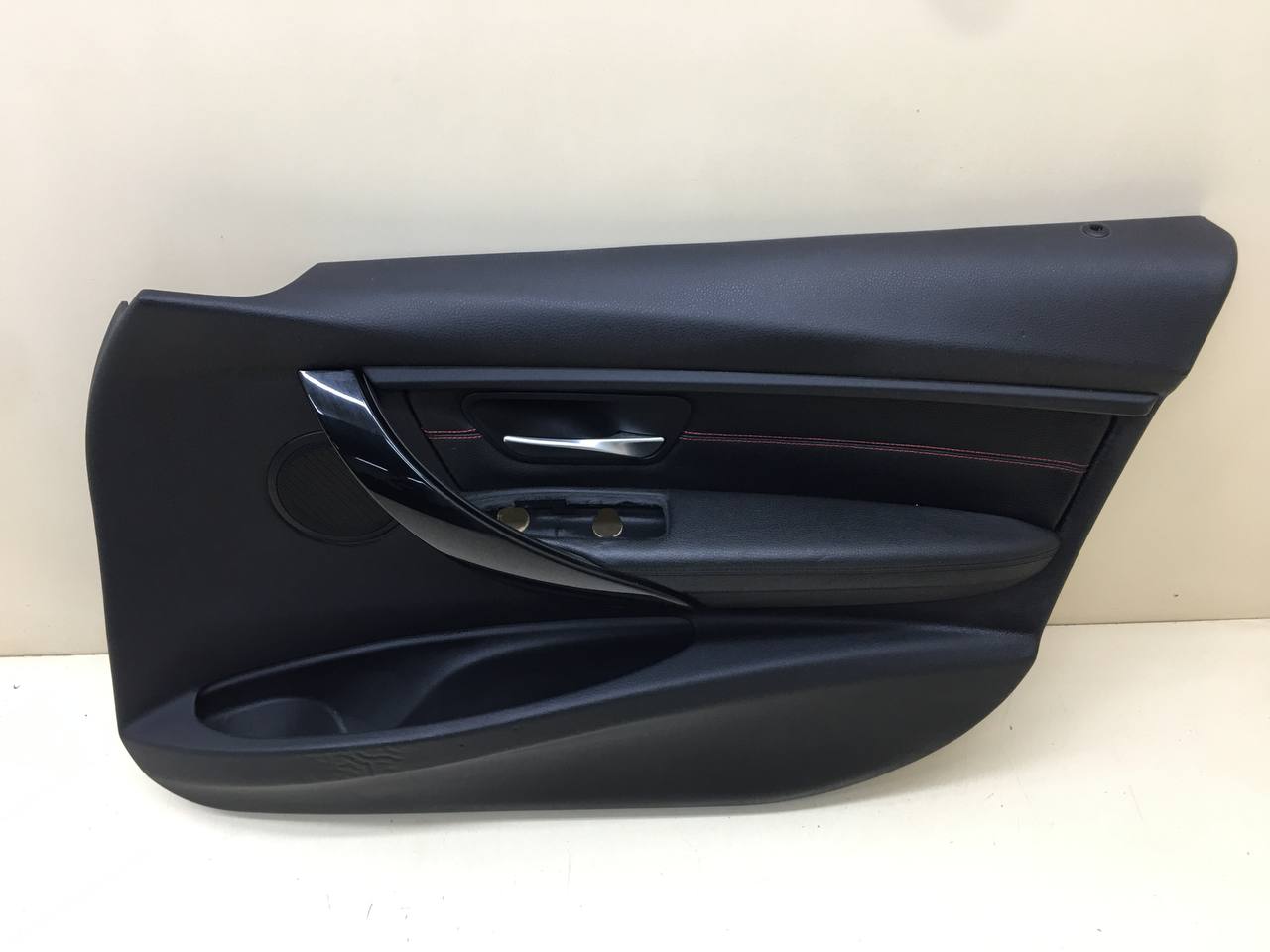 Обшивка двери передней правой BMW 3-series F30/F31 2011>