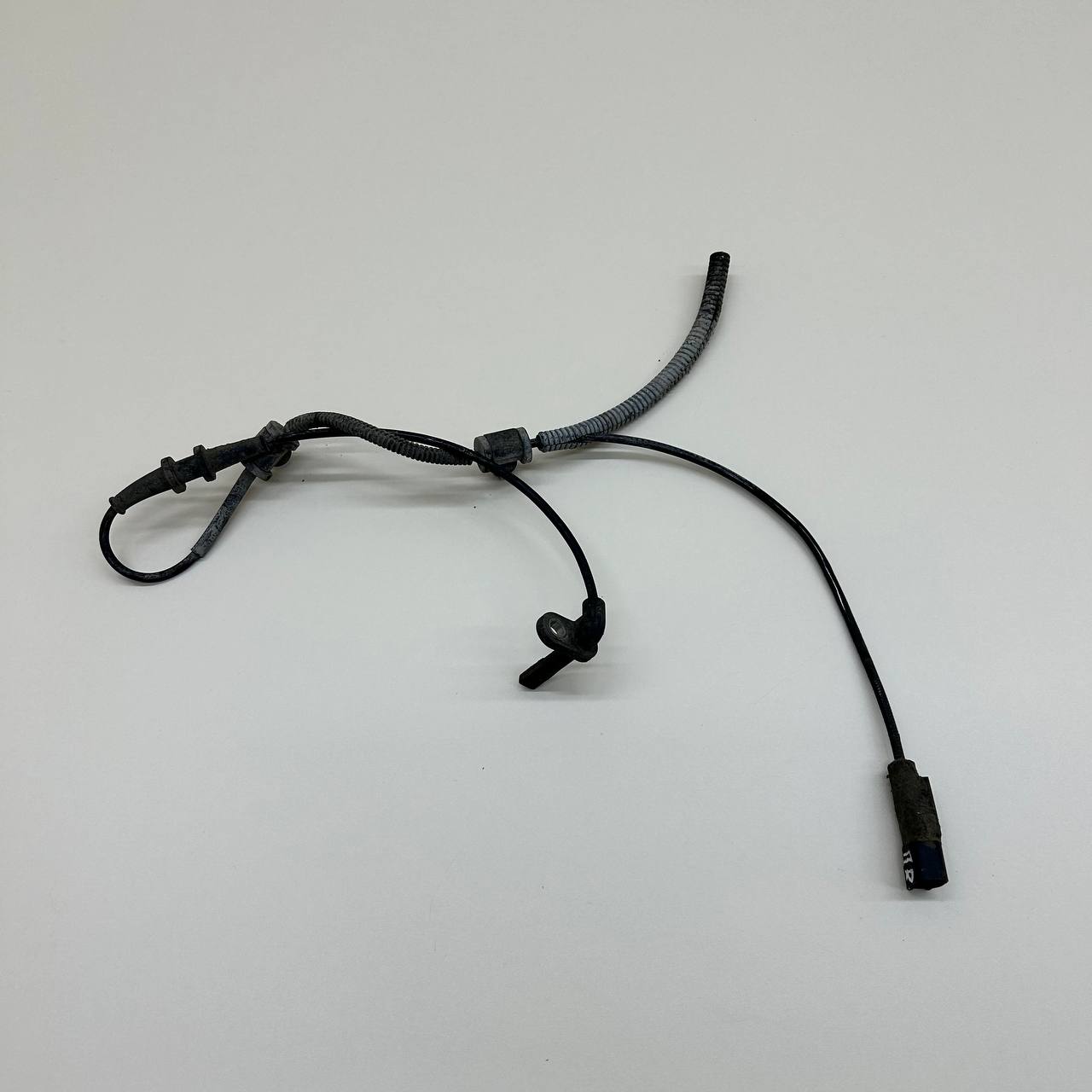 Датчик ABS передний Chevrolet Cruze (J300) 2009-2016 Датчик ABS передний Chevrolet Cruze (J300) 2009-2016