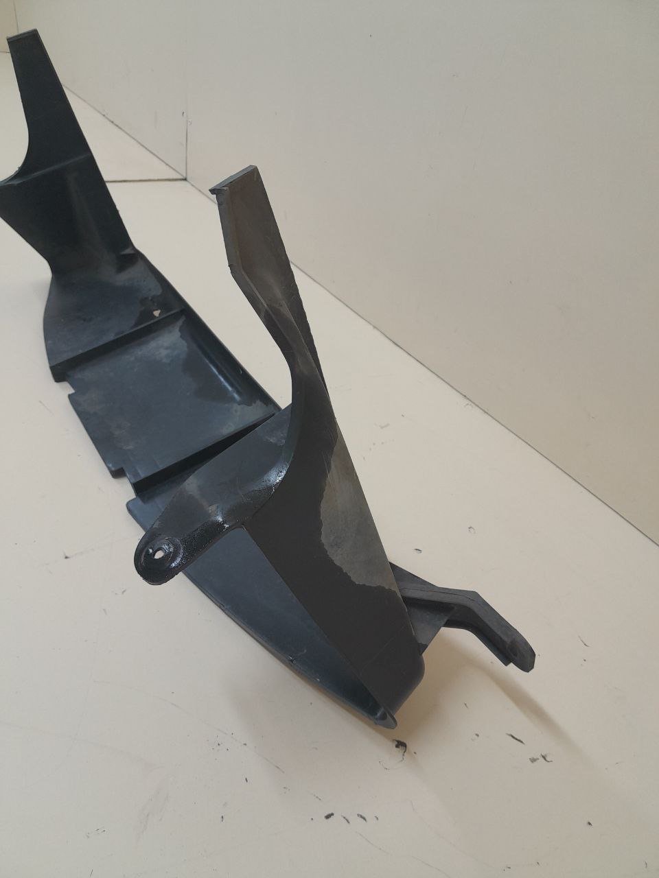 Воздуховод радиатора Chevrolet Cobalt (T250) 2011-2015 Воздуховод радиатора Chevrolet Cobalt (T250) 2011-2015