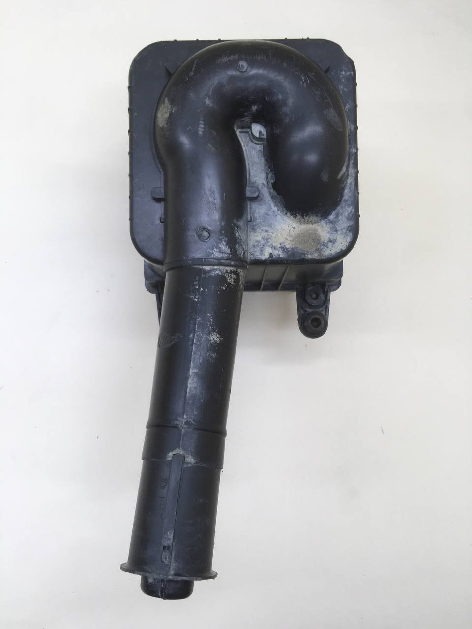 Корпус воздушного фильтра Chevrolet Niva 2002-2009