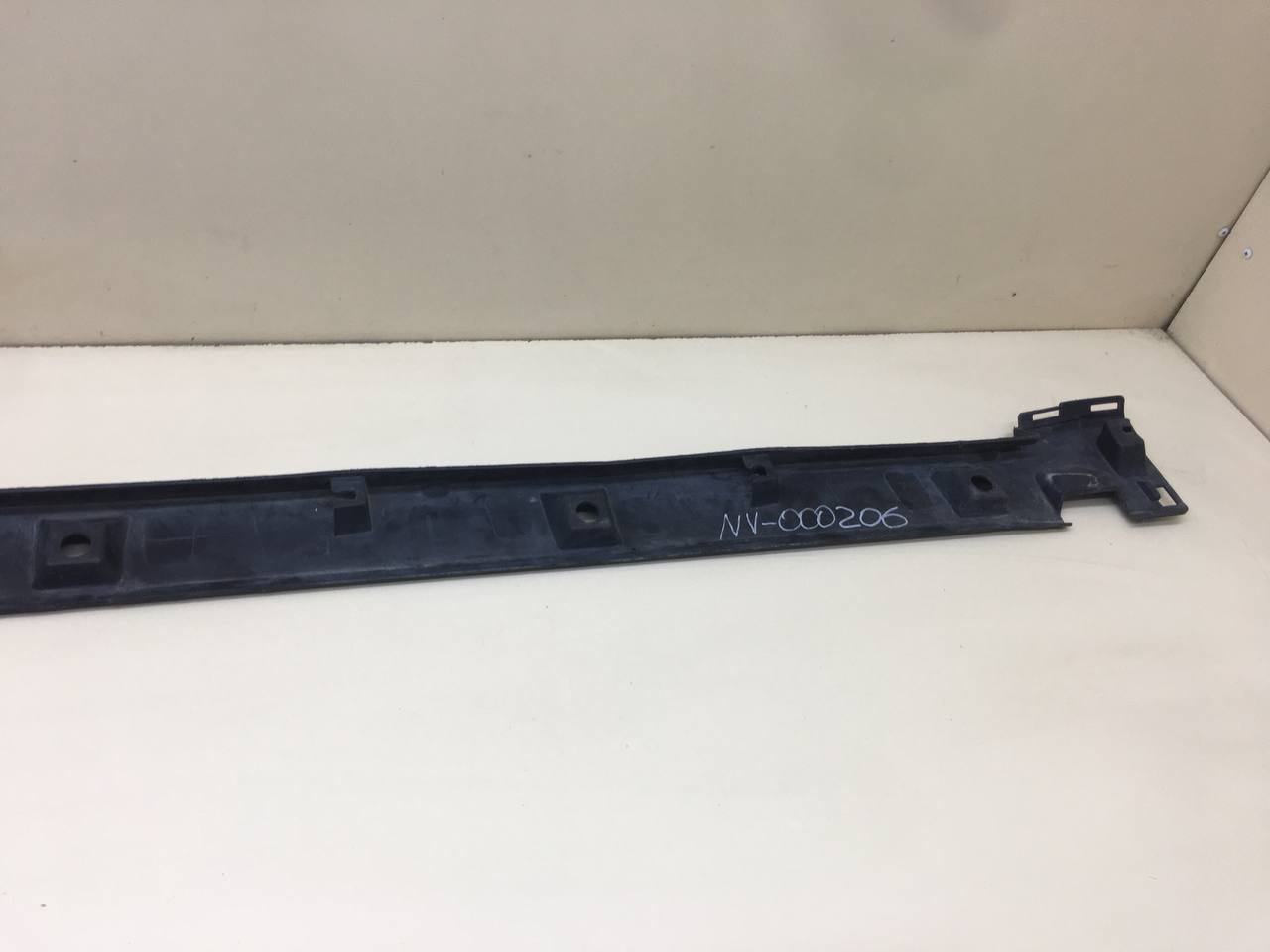 Накладка на порог (наружная) Suzuki Grand Vitara 2005-2015