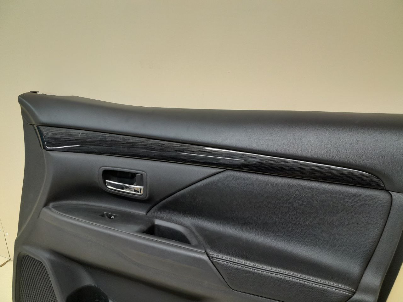 Обшивка двери передней правой Mitsubishi Outlander (GF) 2012>