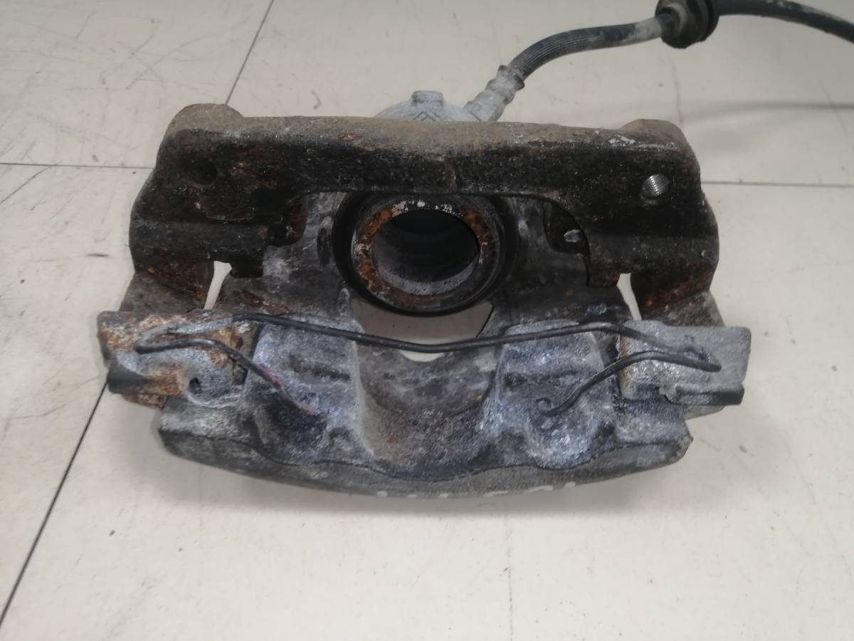 Суппорт передний правый Renault Duster (HSA, HSM) 2012> Суппорт передний правый Renault Duster (HSA, HSM) 2012>