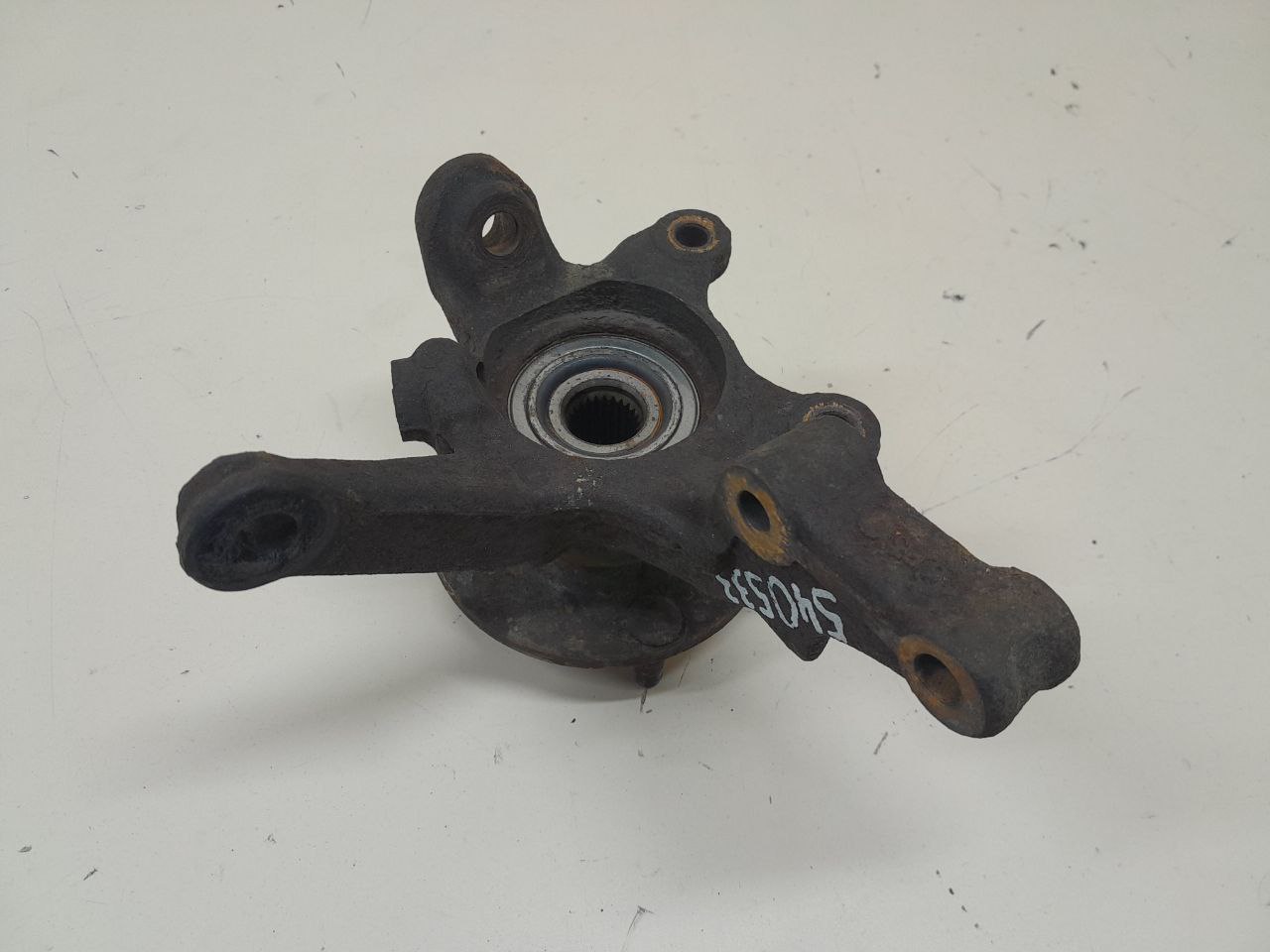 Кулак поворотный передний правый Nissan Almera (N16) 2000-2006 Кулак поворотный передний правый Nissan Almera (N16) 2000-2006