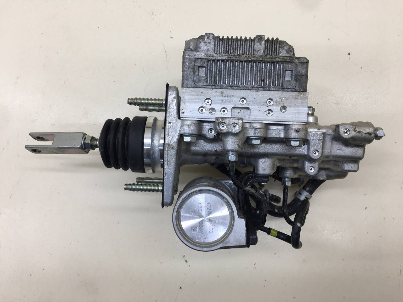 Блок ABS (насос) Toyota Rav 4 (XA40) 2013-2019 Блок ABS (насос) Toyota Rav 4 (XA40) 2013-2019