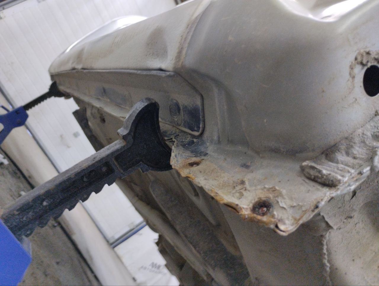 Порог со стойкой правый Toyota Auris (E150) 2006-2012