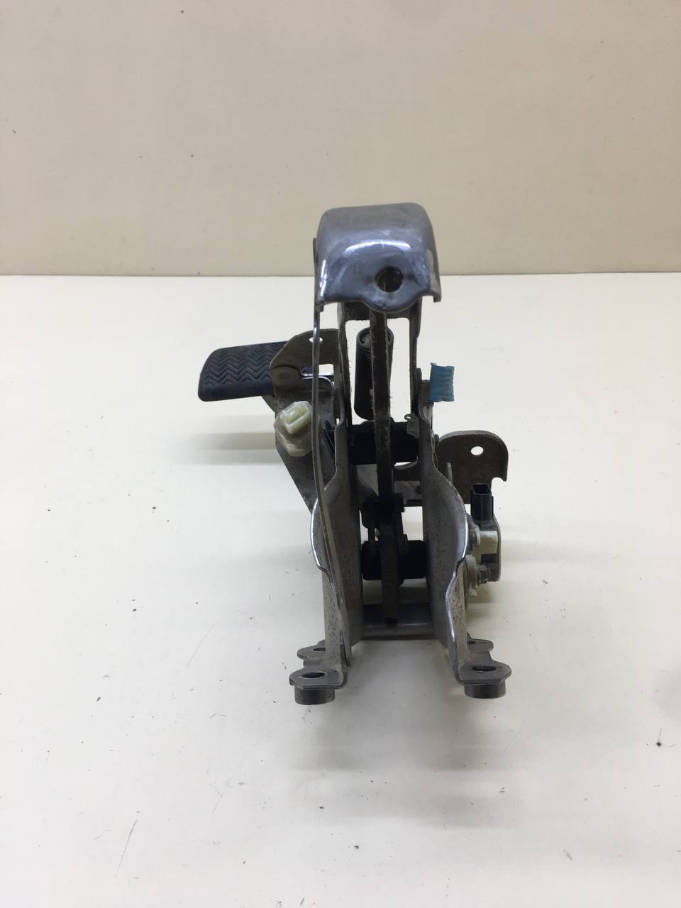 Педаль тормоза Toyota Rav 4 (XA40) 2013-2019 Педаль тормоза Toyota Rav 4 (XA40) 2013-2019