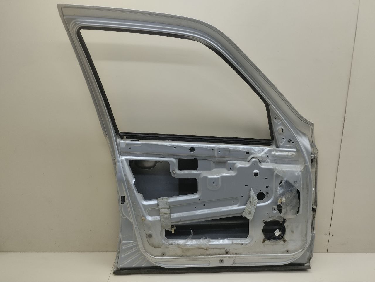Дверь передняя левая Chevrolet Niva 2009-2020