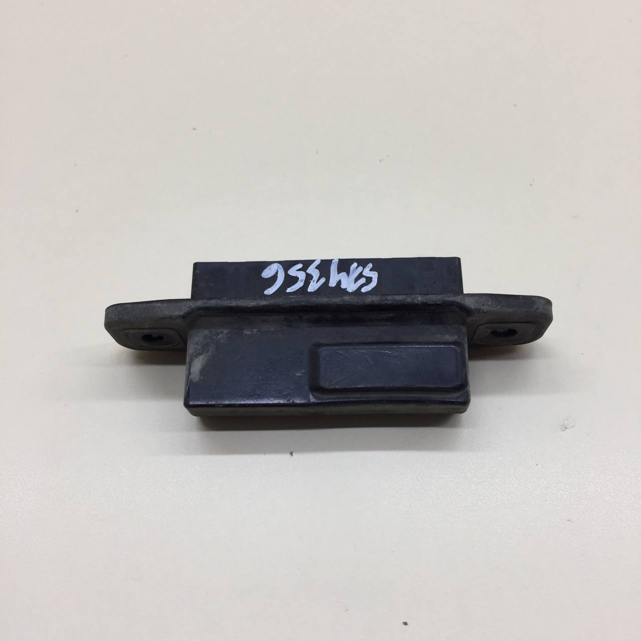Кнопка открывания багажника Toyota Auris (E150) 2006-2012