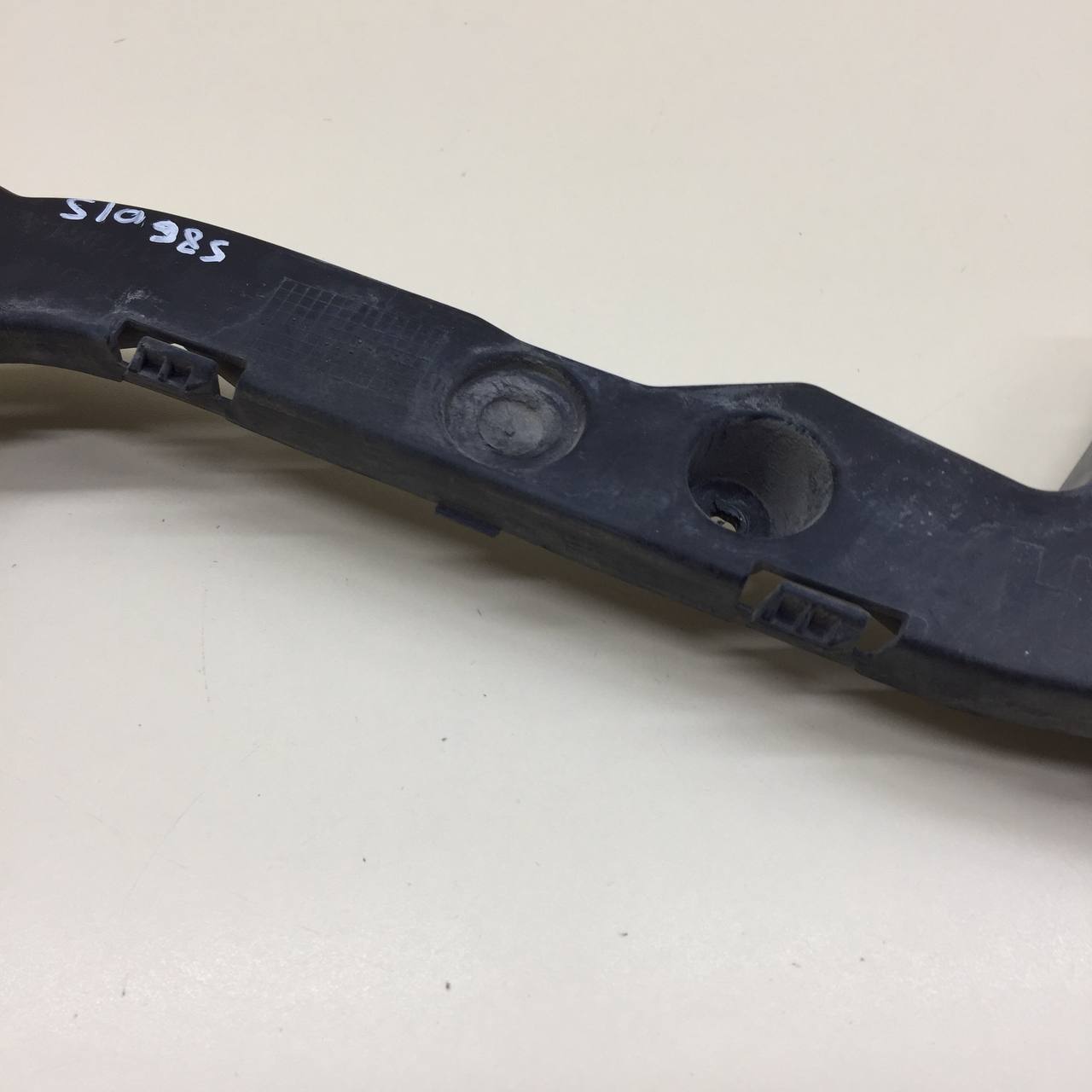 Кронштейн заднего бампера левый Ford Focus 3 2011>