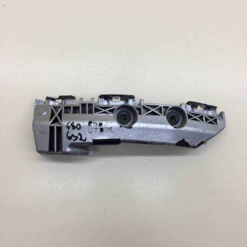 Кронштейн заднего бампера правый Toyota Rav 4 (A30) 2006-2013