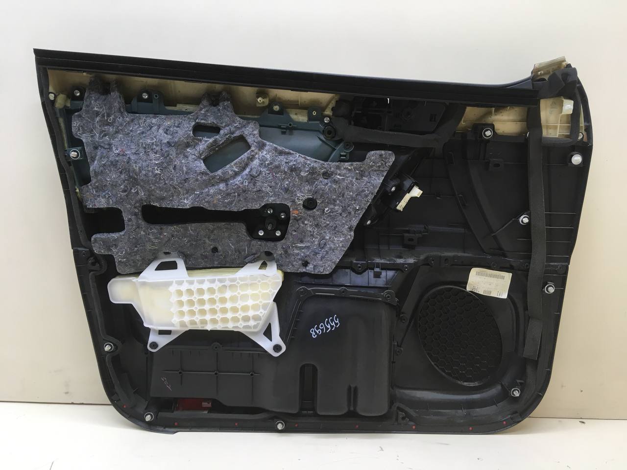 Обшивка двери передней правой Toyota Land Cruiser Prado (J150) 2009-2022 Обшивка двери передней правой Toyota Land Cruiser Prado (J150) 2009-2022