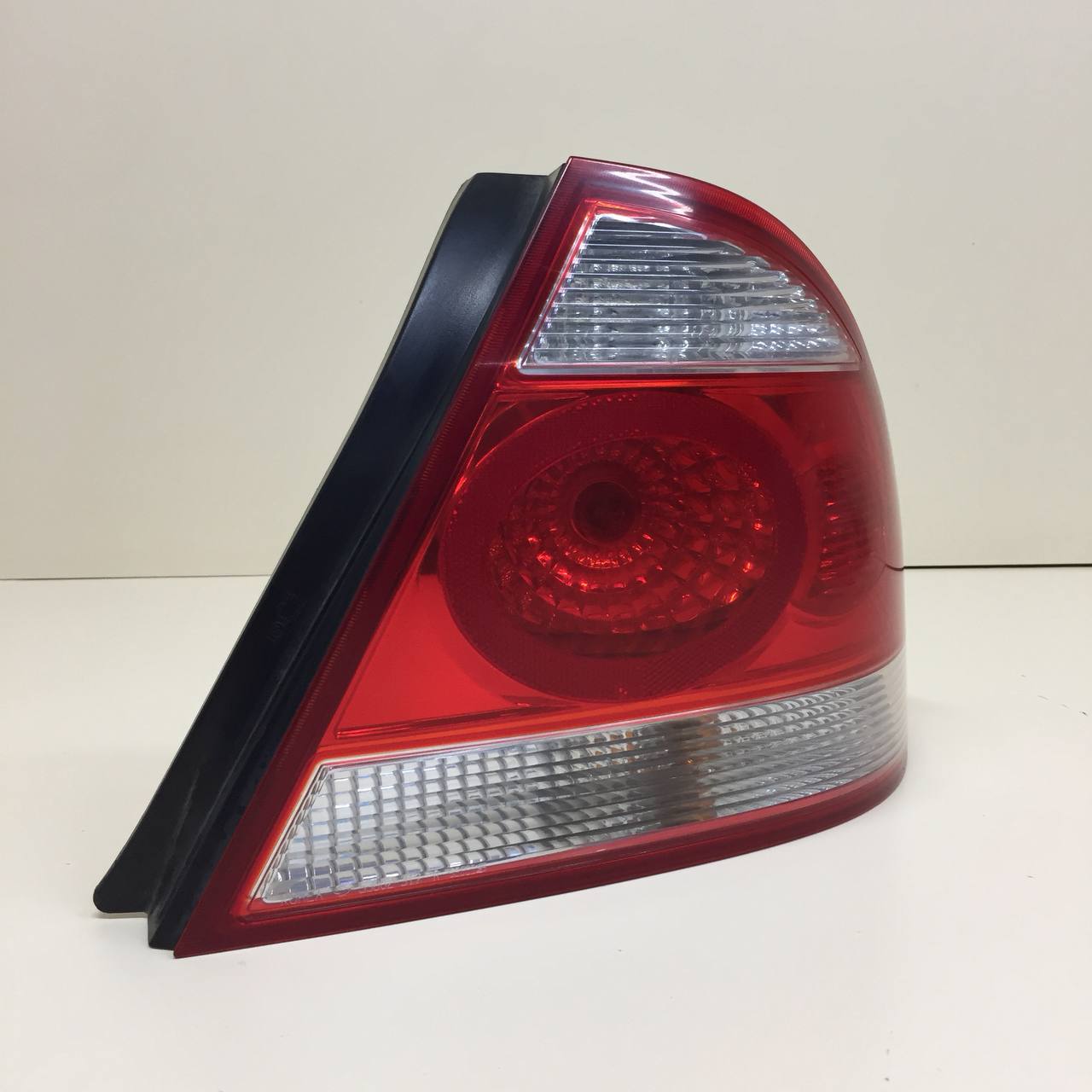 Фонарь задний правый Nissan Almera Classic (B10) 2006-2013 Фонарь задний правый Nissan Almera Classic (B10) 2006-2013