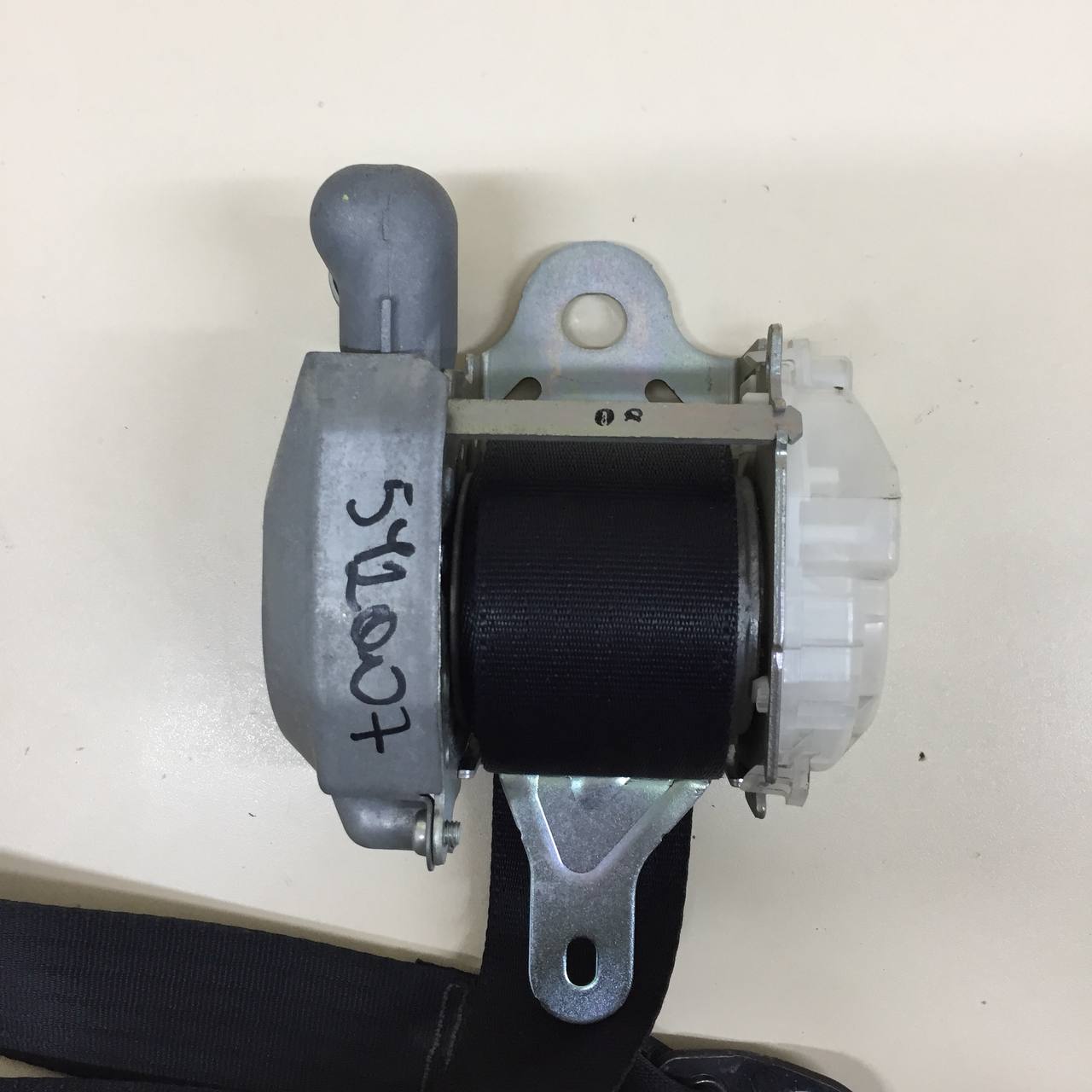 Ремень безопасности с пиропатроном Peugeot 107 2006-2014