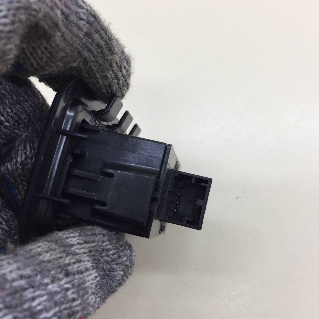 Кнопка открывания багажника Audi A4 (B8) 2007-2015