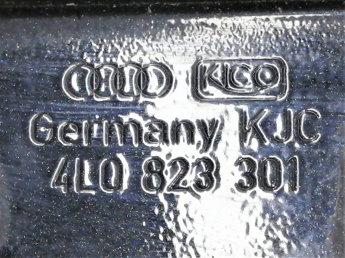 Петля капота левая Audi Q7 (4L) 2005-2015
