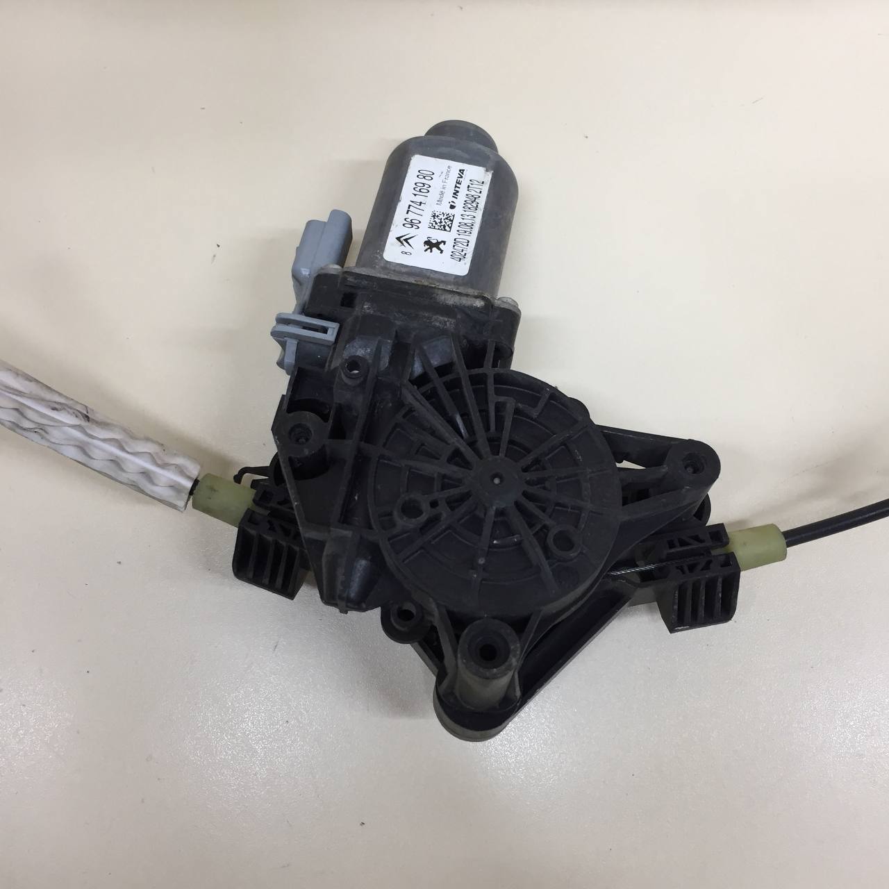 Стеклоподъемник электр. передний левый Citroen C-Elysee 2012-2017