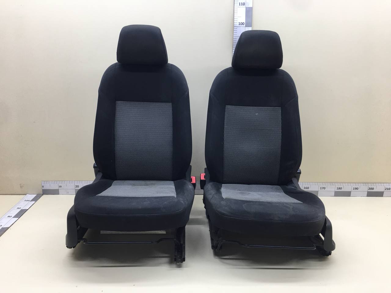 Сиденье (комплект) Volkswagen Polo (MK5) 2011-2020 Сиденье (комплект) Volkswagen Polo (MK5) 2011-2020