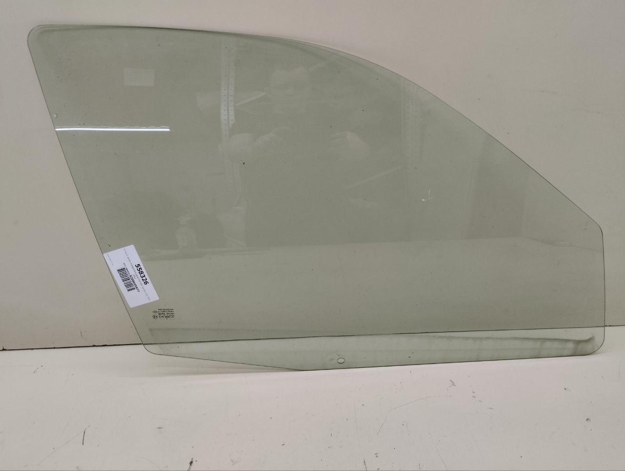 Стекло двери передней правой Renault Symbol (2) 2008-2012